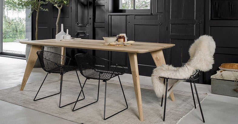 Table à manger extensible en chêne coton – Fabriquée à la main en bois massif – cette exquise table de salle à manger extensible en chêne massif de la collection est une