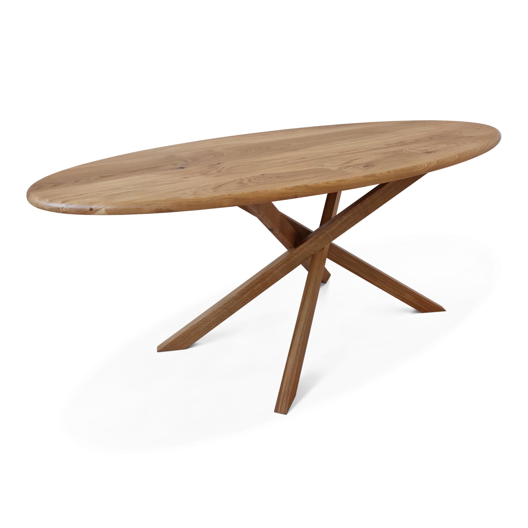 Table ovale - La table ovale en chêne allie harmonieusement élégance sculpturale et fonctionnalité pratique - Fabriquée en chêne massif - son caractère distinctif