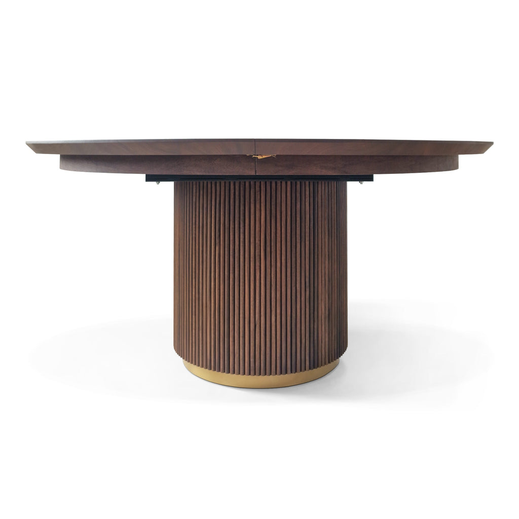 Table à manger ronde extensible en noyer couleur chocolat - avec plateau en noyer massif, en placage de noyer ou en chêne traité thermiquement - combine habilement