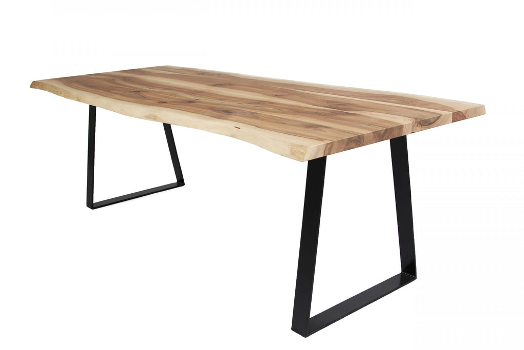 Bureau en Noyer Naturel - Bureau en bois massif à planches. La hauteur standard de toutes les tables est de 75cm. Les pieds métalliques peuvent être facilement démontés pour le transport.