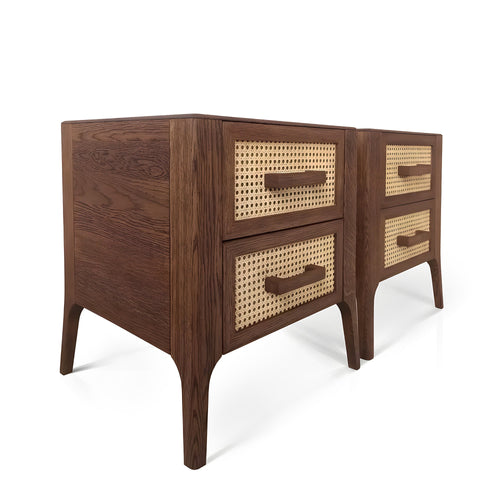 Ensemble de chevet - L'ensemble comprend deux tables de chevet et une console - fabriqués en chêne massif avec des éléments en rotin naturel - apportant une touche d'élégance et