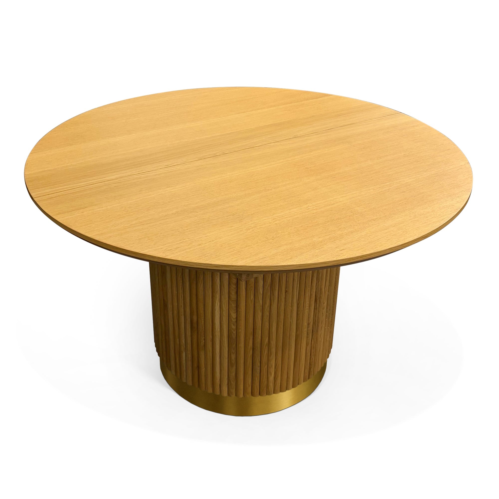 Table à manger ronde en chêne - table en placage de chêne - allie avec brio la beauté naturelle du bois à un design épuré et moderne - Le plateau de table rond arbore