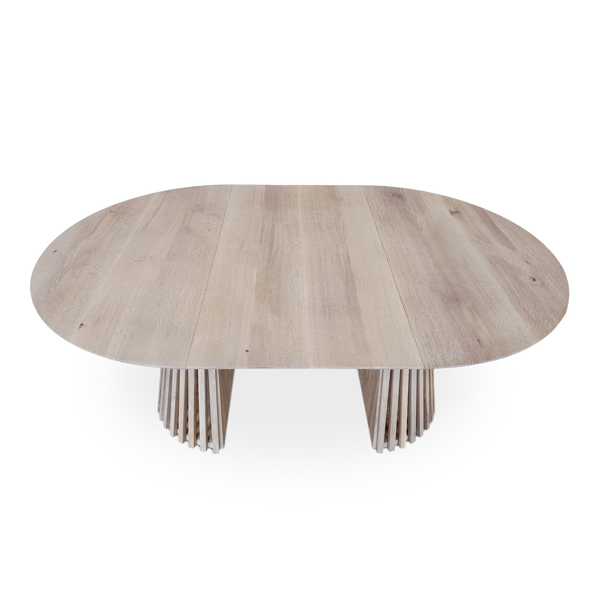 Table à manger ronde extensible en chêne Cotton - Découvrez notre table à manger ronde extensible fabriquée à la main en chêne Cotton avec des pieds tubulaires - une magnifique