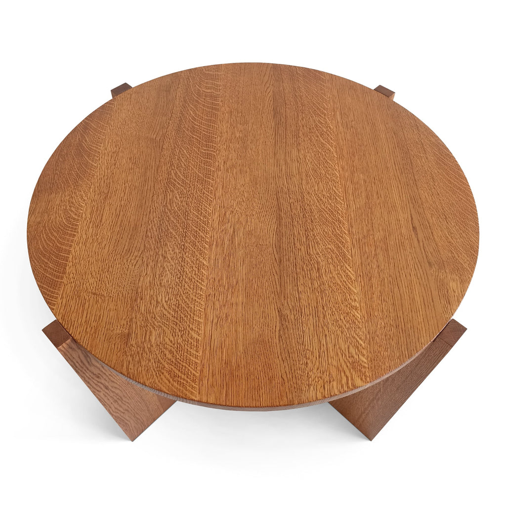 Table basse en chêne - La table basse en chêne présente un design minimaliste Japandi - fabriquée en chêne naturel avec un plateau rond et lisse de 2 cm d'épaisseur