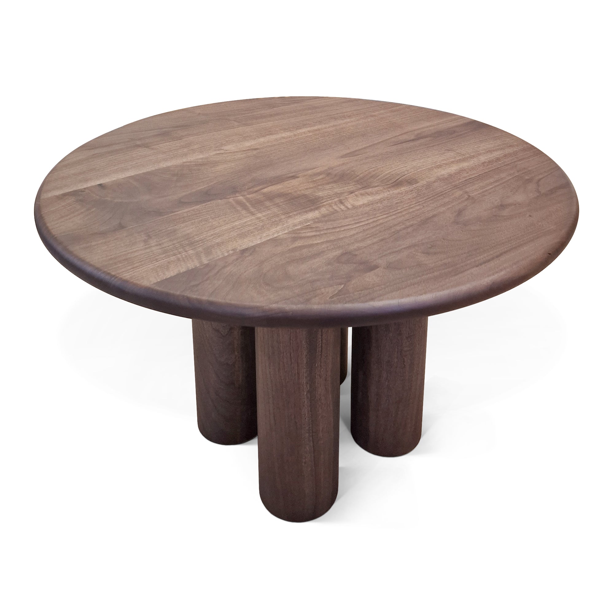 Table à manger ronde extensible en noyer chocolat - Cette luxueuse table à manger ronde - fabriquée à la main par des experts à partir de noyer européen massif de première qualité