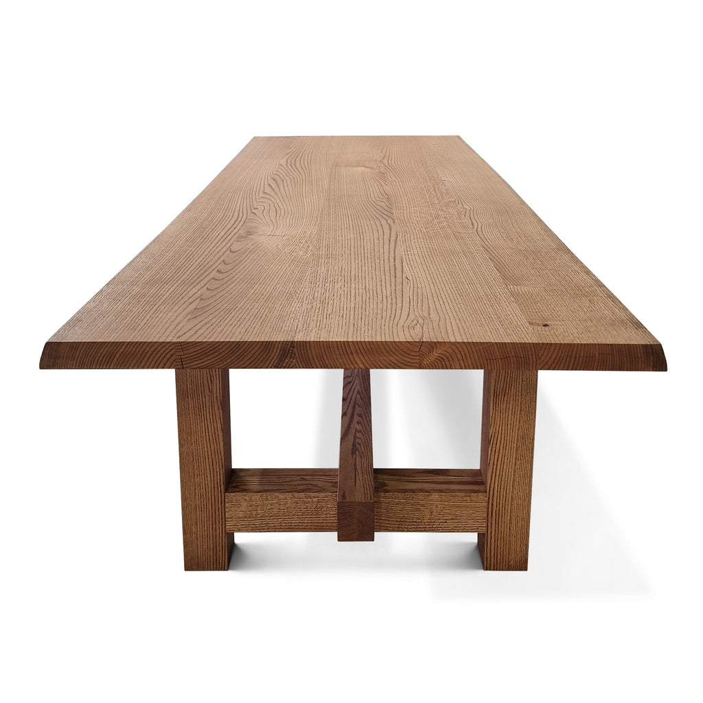 Table à Manger Extensible en Chêne Massif - Voici la table à manger extensible en chêne – fabriquée en bois massif – une pièce qui allie harmonieusement la sérénité