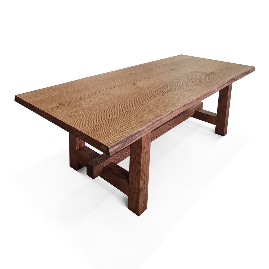 Table à Manger Extensible en Chêne Massif - Voici la table à manger extensible en chêne – fabriquée en bois massif – une pièce qui allie harmonieusement la sérénité
