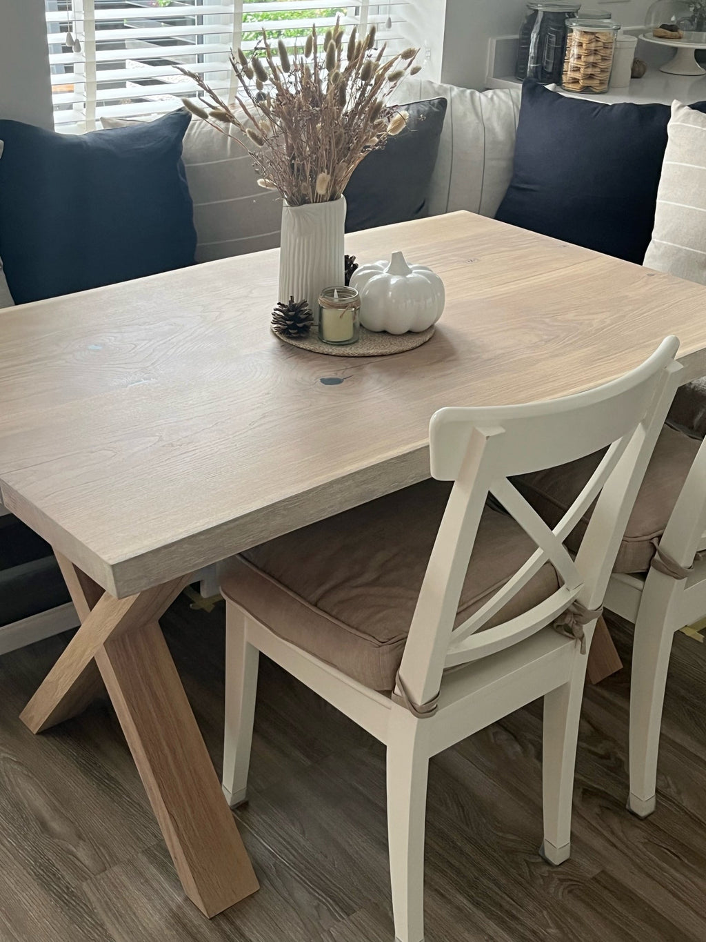 Table de salle à manger extensible en chêne coton – Fabriquée à la main en bois massif – La table de salle à manger extensible en chêne coton est un ajout magnifique à toute maison – Son