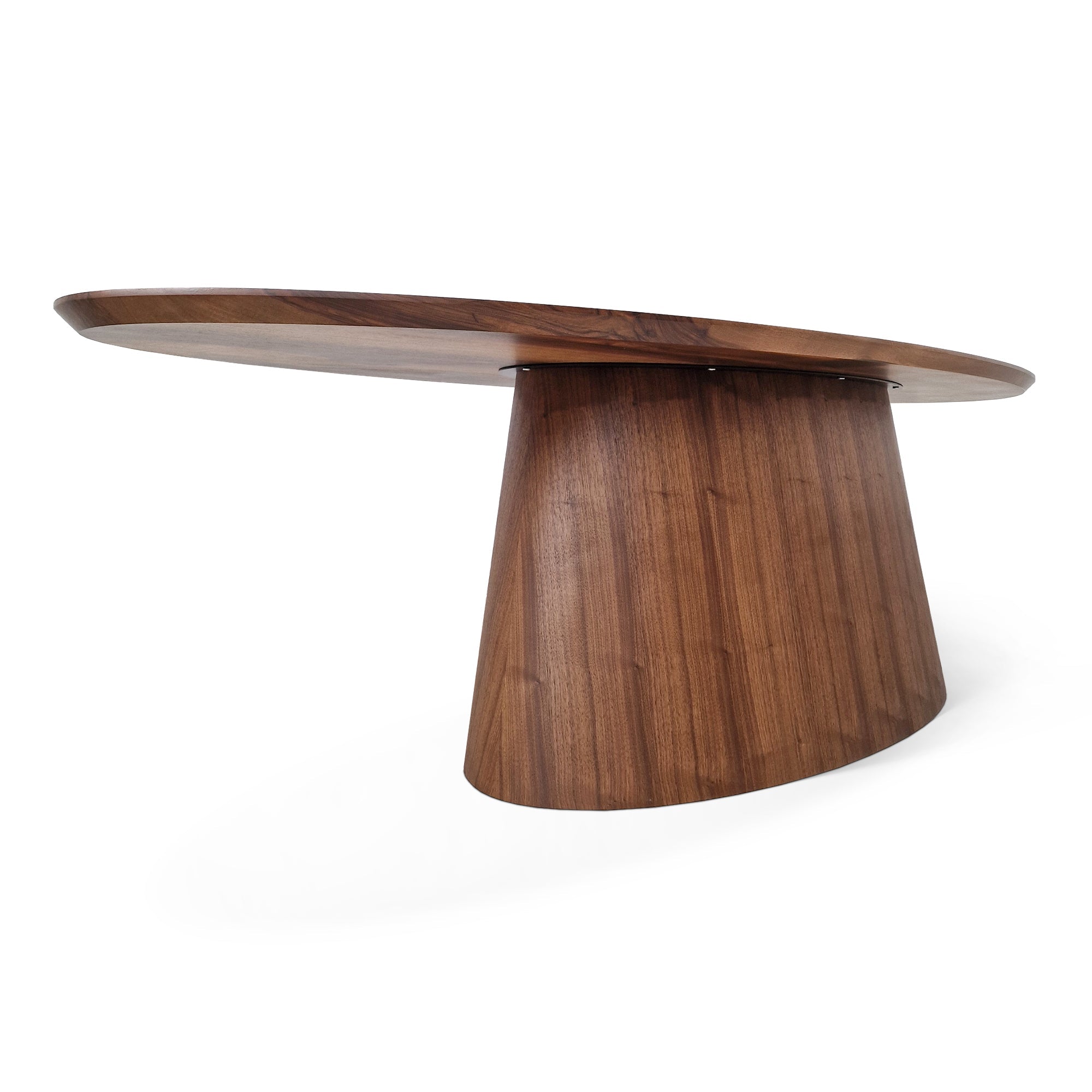 Table ovale en noyer - Voici notre table à manger ronde en chêne fabriquée à la main - un ajout splendide à toute maison - Fabriquée en bois massif, cette table combine