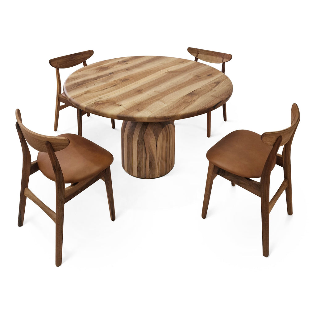 Table à Manger Ronde Extensible en Noyer - Cette luxueuse table à manger ronde – fabriquée à la main avec expertise à partir de noyer massif européen de première qualité – incarne