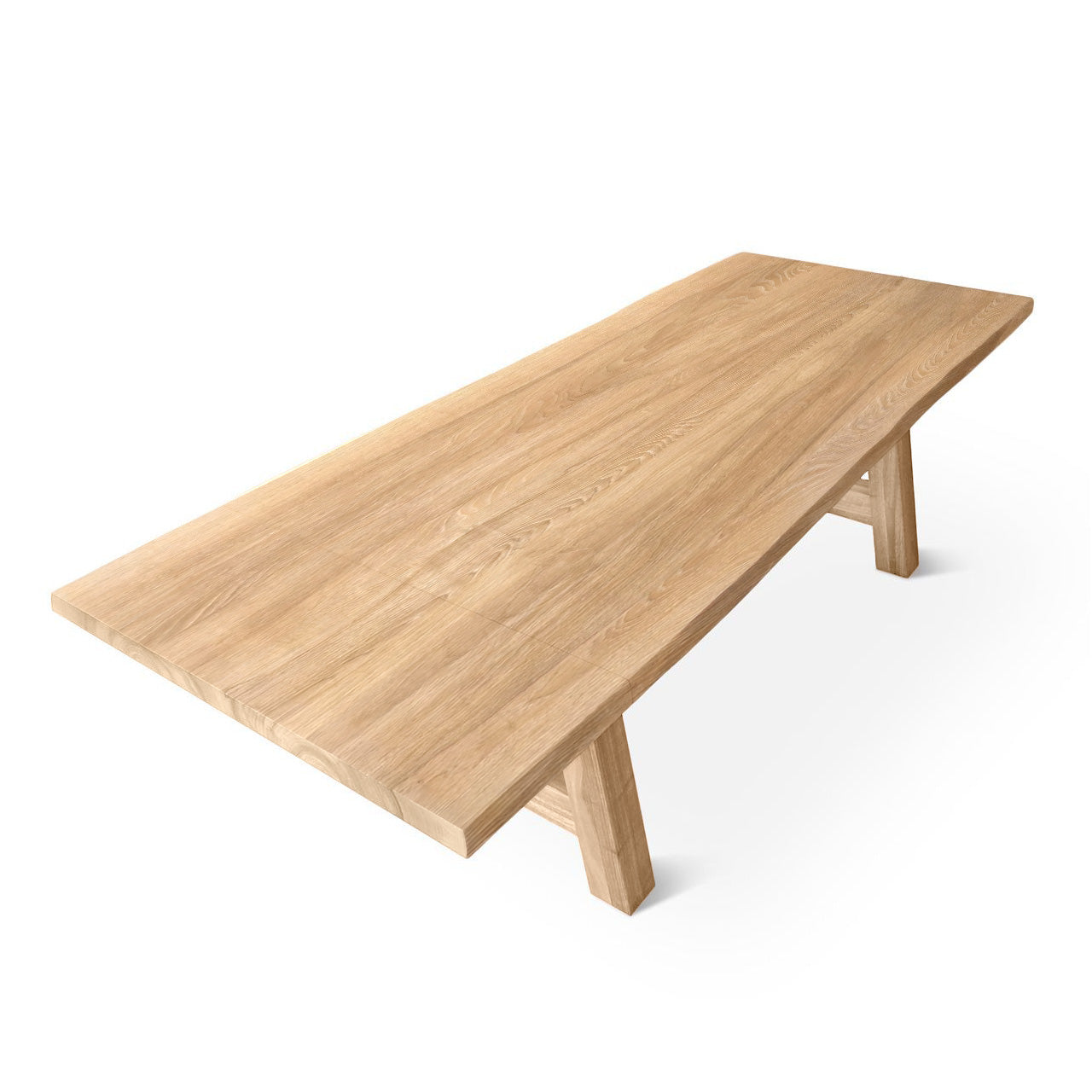 Table en chêne - Informations et personnalisation Elle est disponible en chêne massif - personnalisable au centimètre près en dimensions allant de 180 à 350 cm - Son élégant