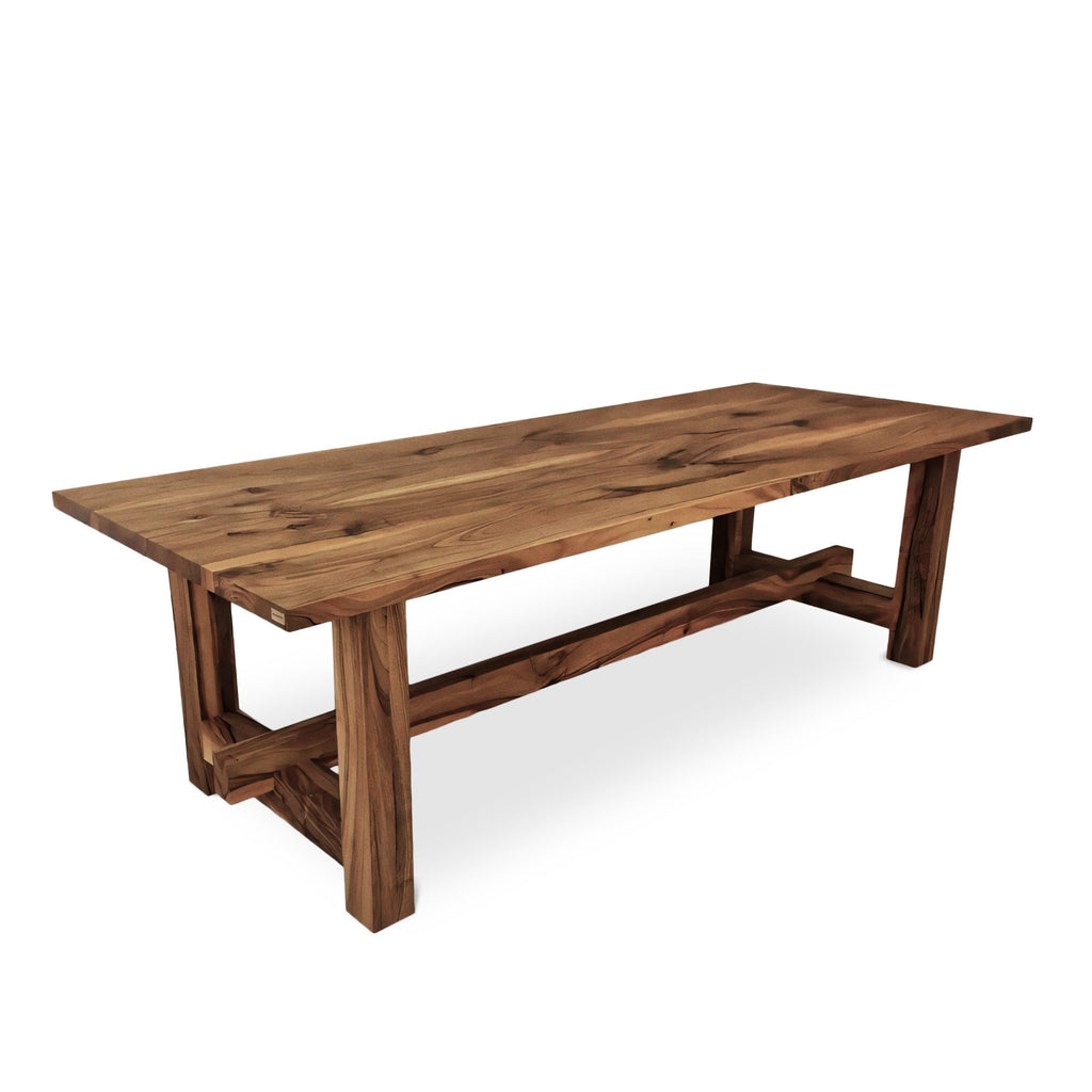 Table à Manger Extensible en Noyer – Découvrez notre table à manger extensible en noyer massif – une pièce qui allie harmonieusement le charme serein du style rustique.