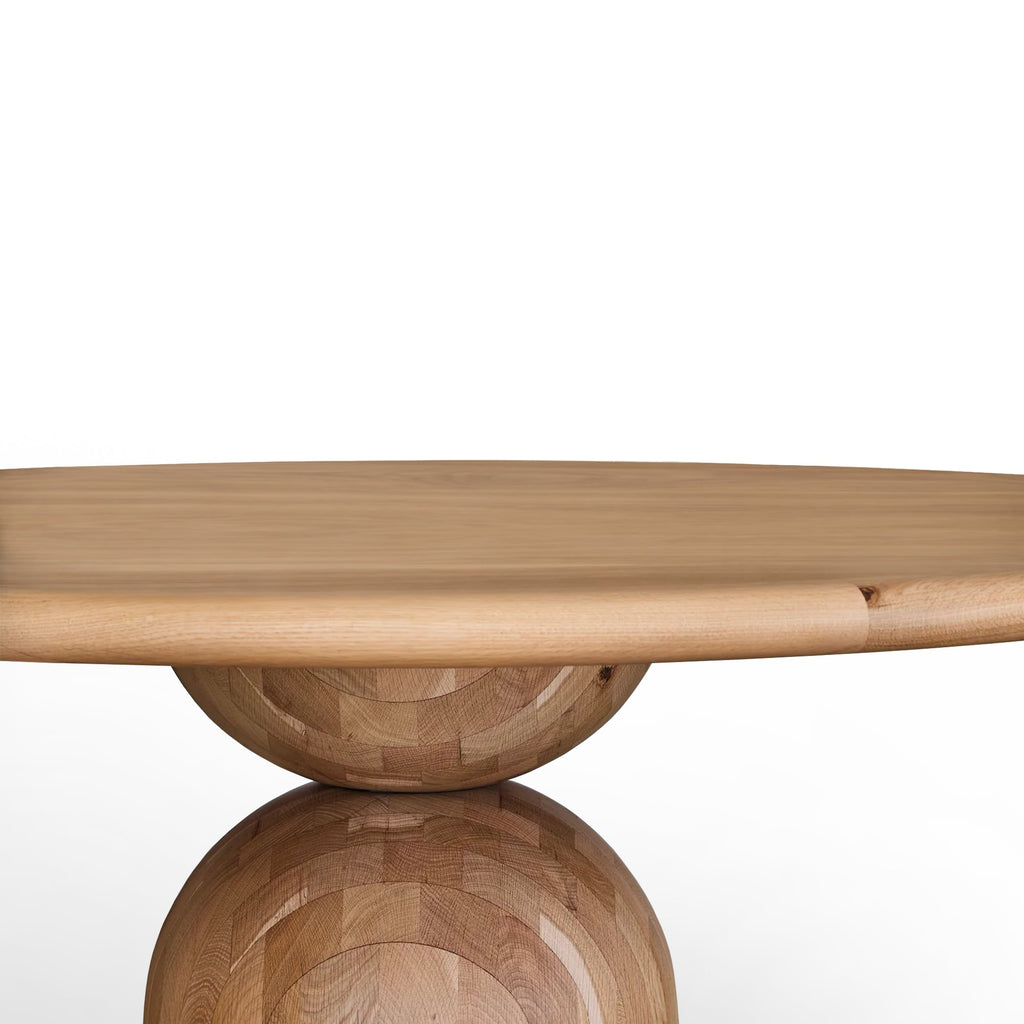 Table à manger ronde extensible en chêne - Plongez dans le mélange harmonieux de chaleur et de modernité avec notre table à manger ronde en chêne - rehaussée par des pieds ronds