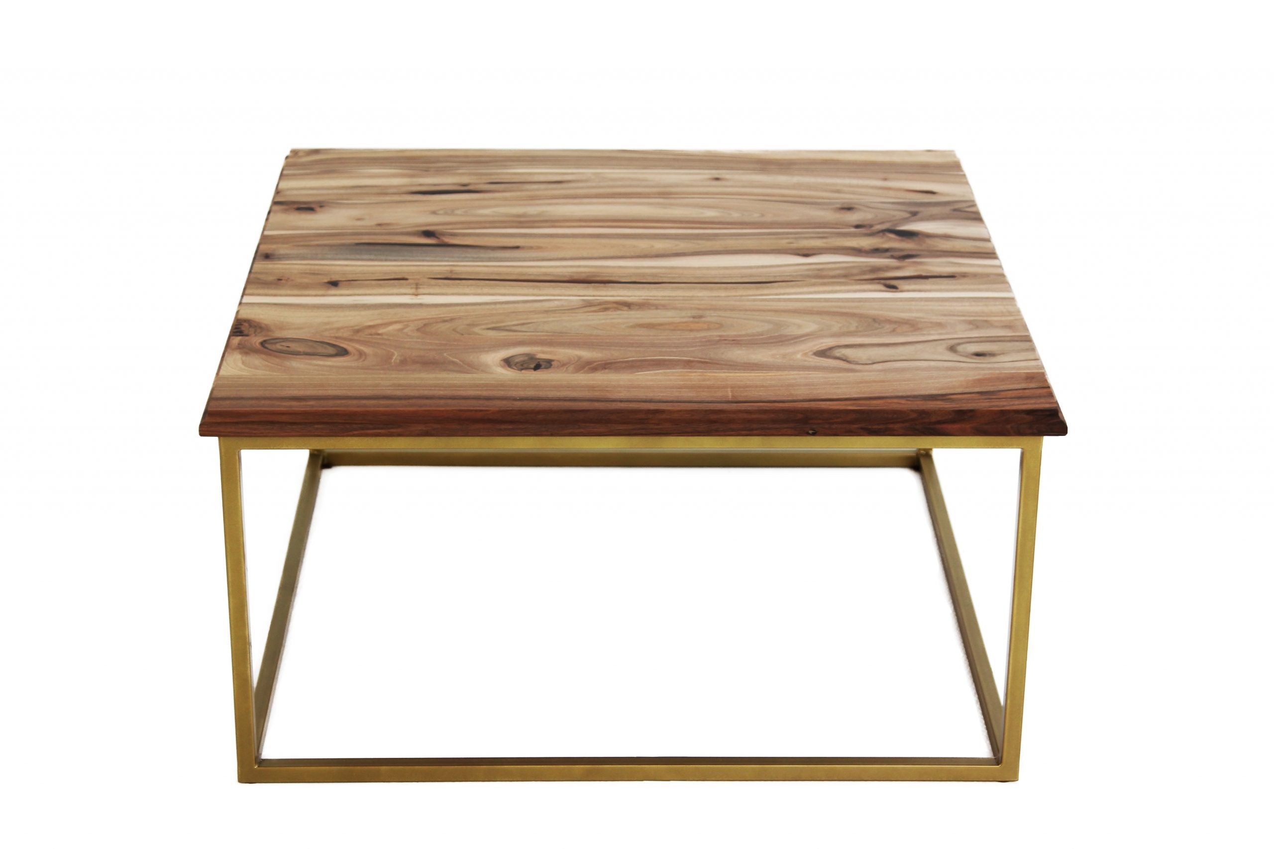 Table basse en noyer - Cette table basse en bois massif allie matériaux nobles et design contemporain - Son plateau en noyer fait sur mesure apporte un aspect naturel