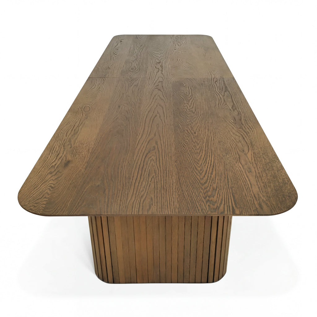 Table de salle à manger Chêne Chocolat - La table présente un design unique avec de magnifiques pieds incurvés sur les côtés - entièrement fabriquée en noyer massif