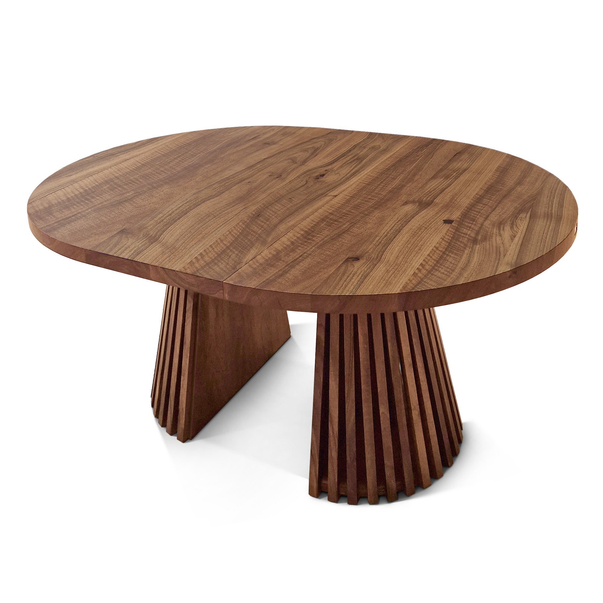 Table à manger ronde extensible en noyer chocolat – Voici notre table à manger ronde fabriquée à la main en noyer avec des pieds en métal – un ajout magnifique à