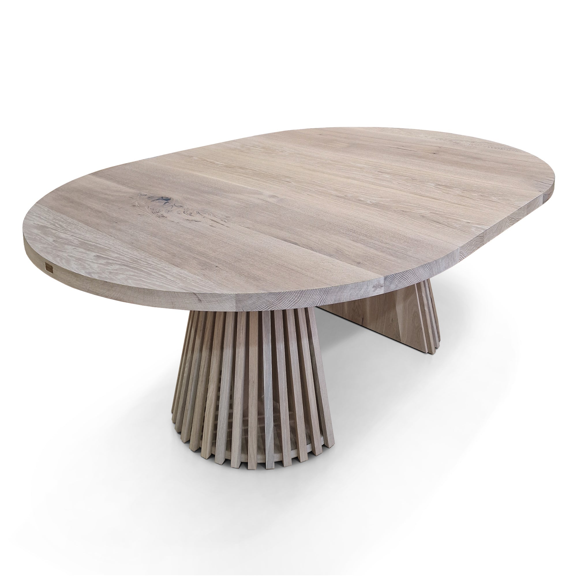Table à manger ronde extensible en chêne Cotton - Découvrez notre table à manger ronde extensible fabriquée à la main en chêne Cotton avec des pieds tubulaires - une magnifique
