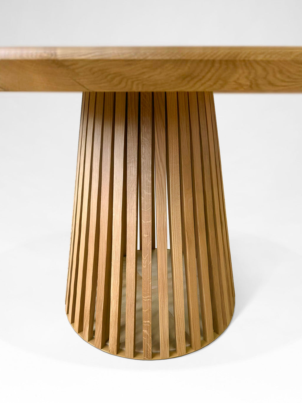 Table de salle à manger ronde non extensible en chêne naturel 110 cm - Découvrez notre table à manger ronde extensible en chêne fabriquée à la main avec pieds tubulaires - une magnifique