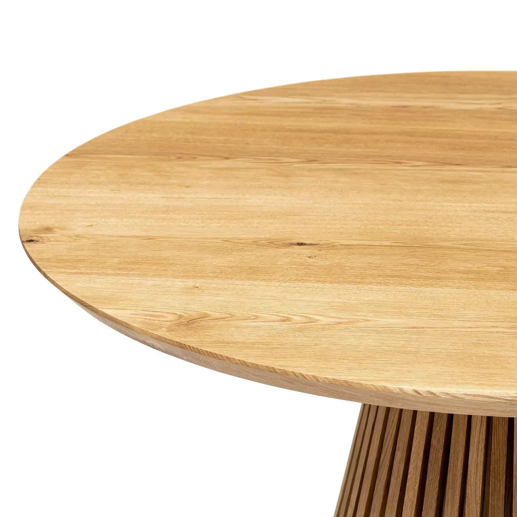 Table à manger ronde extensible en chêne - Découvrez notre table à manger ronde extensible en chêne fabriquée à la main avec des pieds en tubes - un ajout magnifique à toute maison