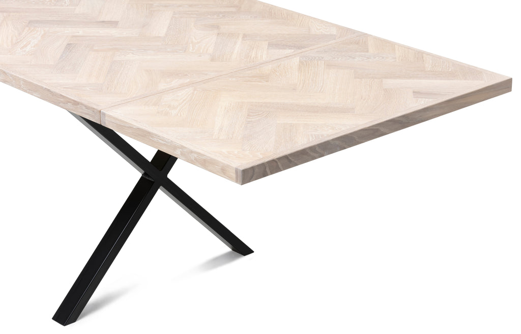 Table à manger extensible en chevrons de coton - Table à manger en chevrons composée de lattes de chêne massif de 15 mm assemblées avec des lattes de chêne de 20 mm sur du bouleau de 25 mm
