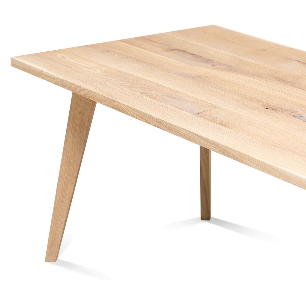 Table à manger extensible en chêne coton – Fabriquée à la main en bois massif – cette exquise table de salle à manger extensible en chêne massif de la collection est une