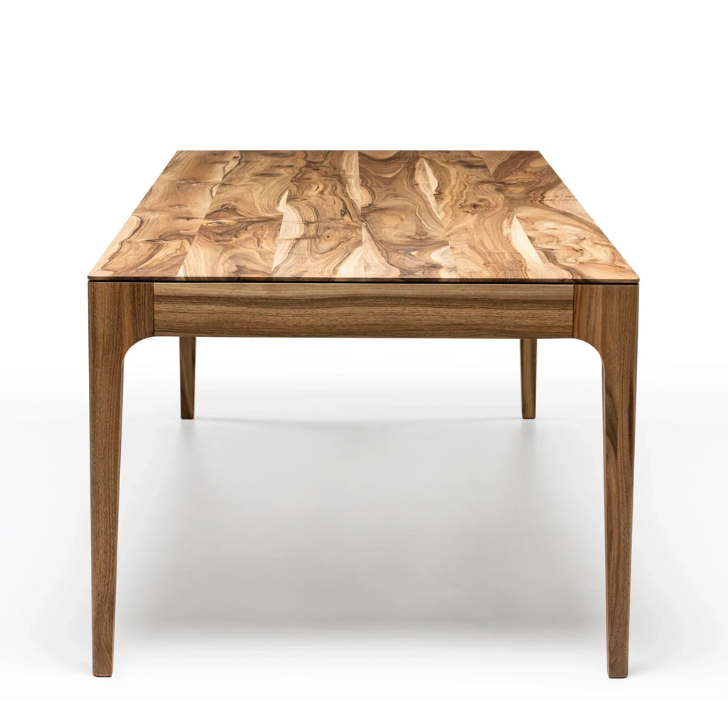 Table à manger extensible en noyer – Fabriquée à la main en bois massif, cette exquise table extensible en noyer est un ajout magnifique à tout intérieur – Son