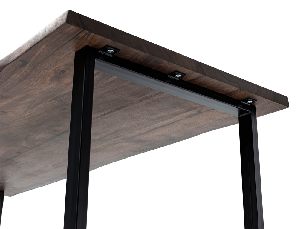 Table à manger extensible en noyer chocolat – Fabriquée à la main en bois massif, cette table à manger extensible exquise en noyer foncé est un ajout magnifique.