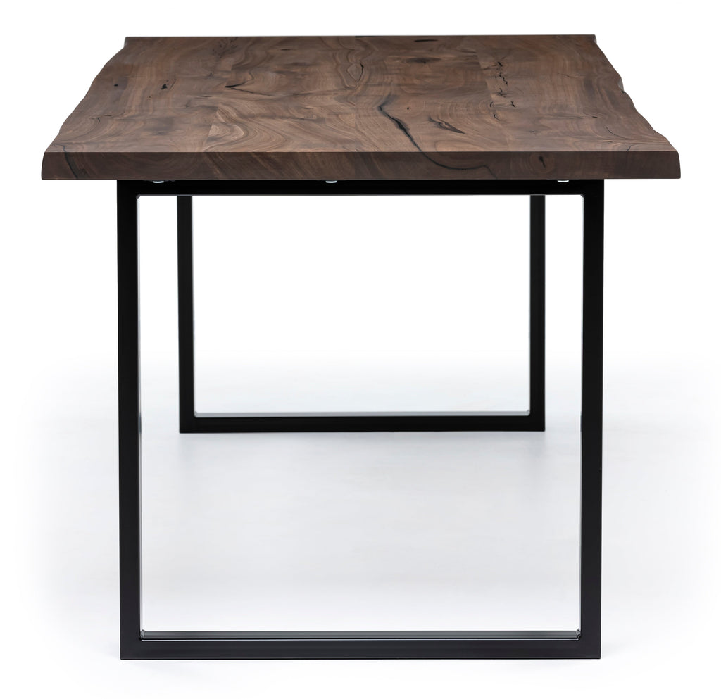 Table à manger extensible en noyer chocolat – Fabriquée à la main en bois massif, cette table à manger extensible exquise en noyer foncé est un ajout magnifique.