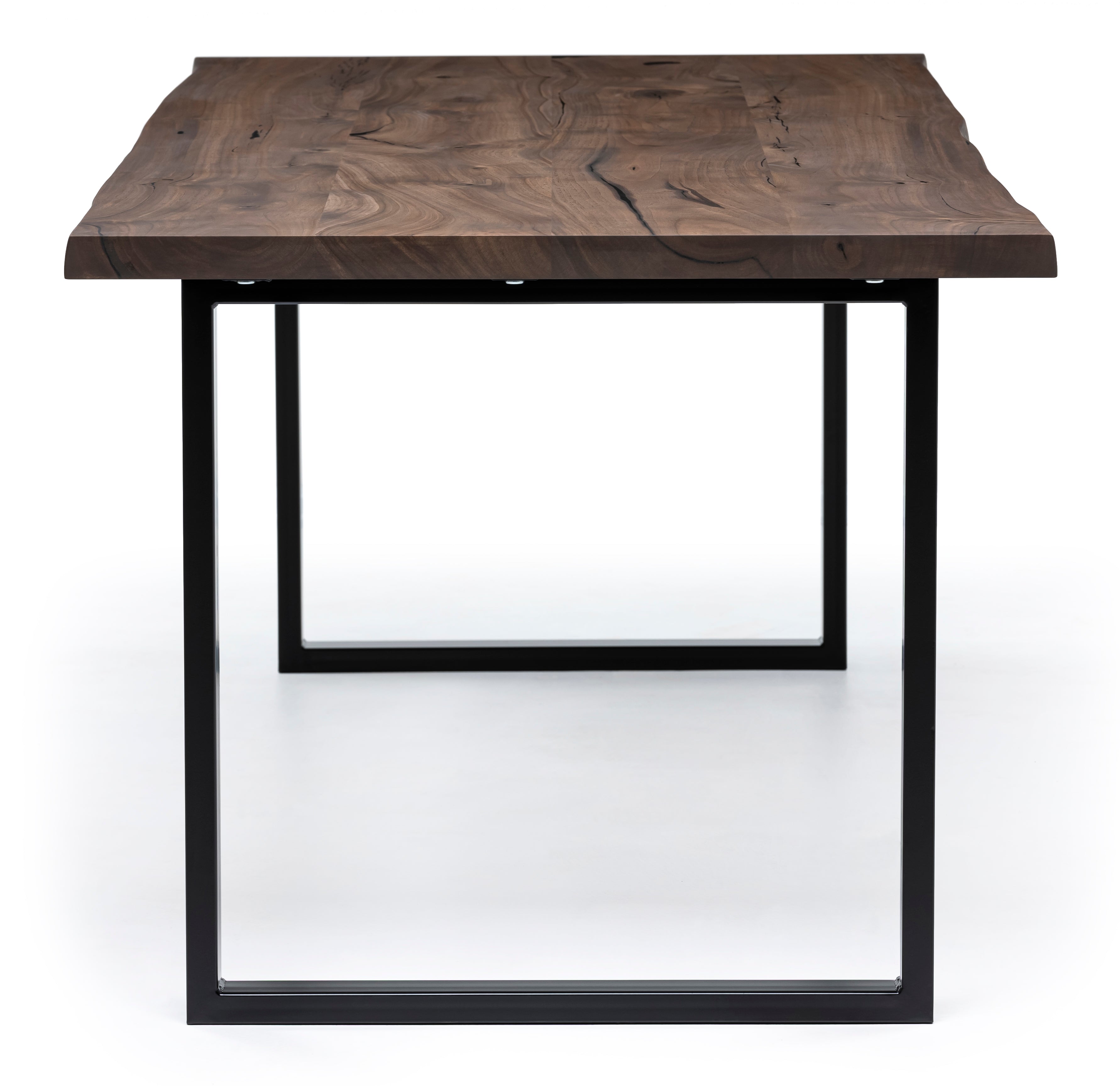 Table à manger extensible en noyer chocolat – Fabriquée à la main en bois massif, cette table à manger extensible exquise en noyer foncé est un ajout magnifique.