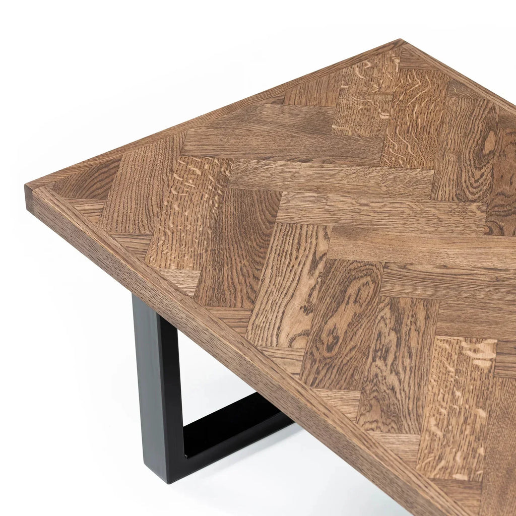 Table basse à chevrons en chêne chocolat - Dimensions sur la photo : H45 x L60 x P80cm Table basse en bois naturel chêne La hauteur standard de toutes les tables est