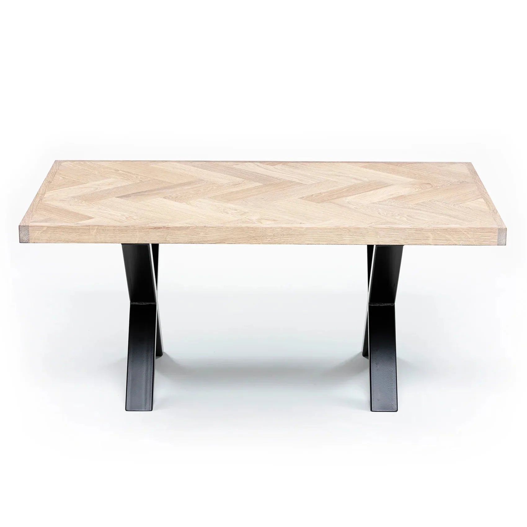 Table basse à chevrons en chêne Cotton - Dimensions sur la photo : H45 x L60 x P80cm Table basse à chevrons en chêne Toutes les tables ont une hauteur standard