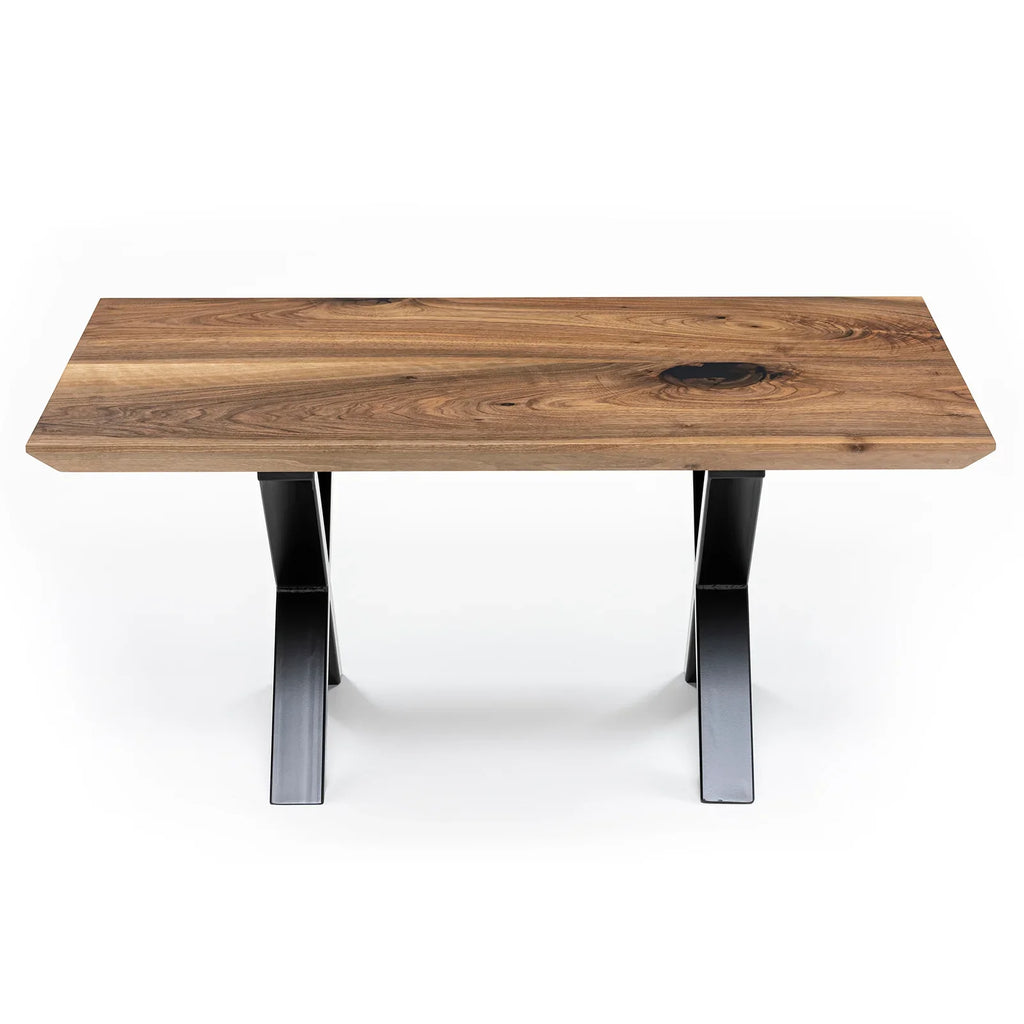 Table basse en noyer – Table basse carrée massive en noyer La hauteur standard de toutes les tables est de 45 cm. Les pieds métalliques peuvent être facilement démontés pour le transport.