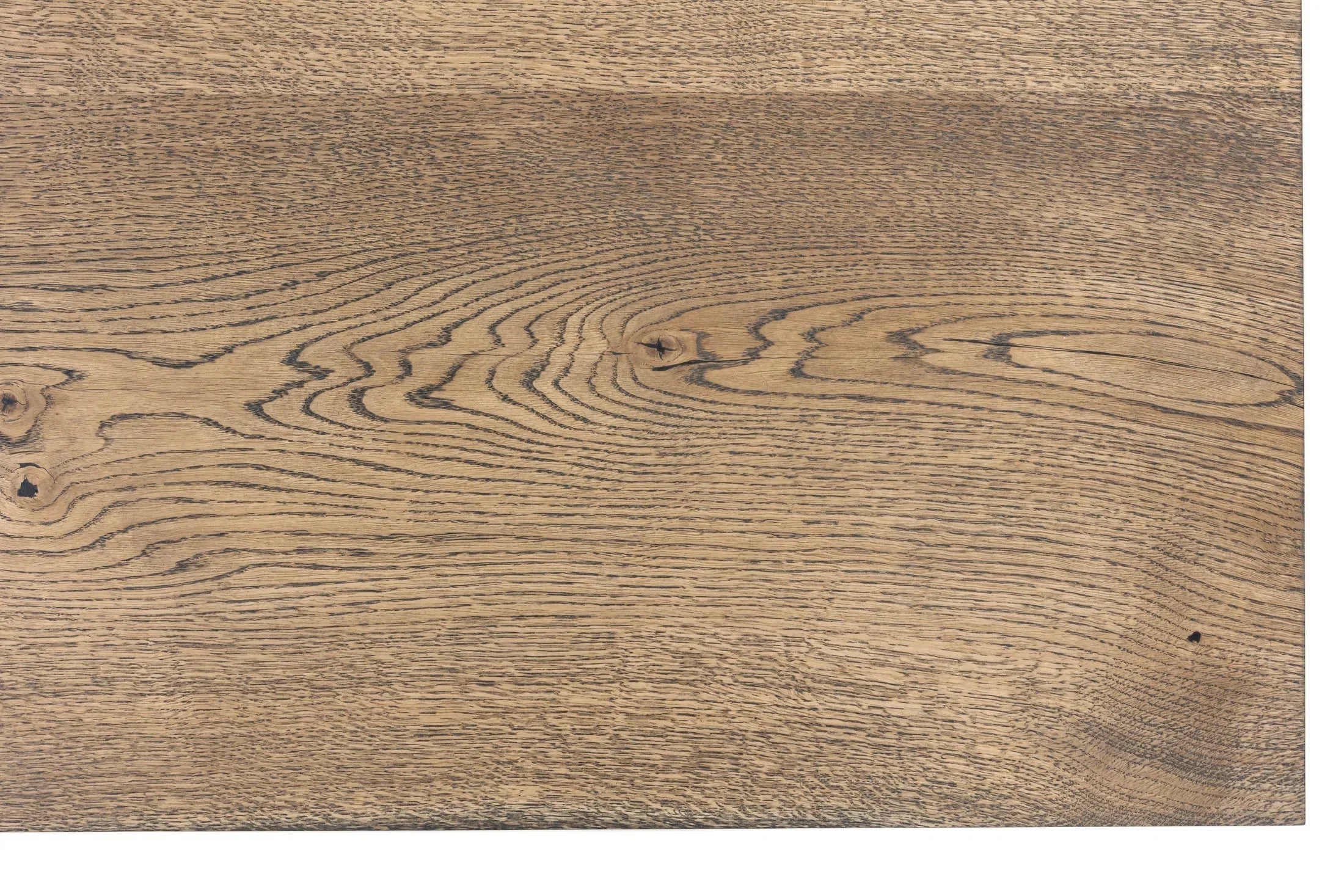 Table basse en chêne couleur chocolat – Dimensions sur la photo : H45 x L60cm x P80 / H17 - 7 x L23 - 6 x P31 - 5" Table basse en bois de chêne massif Toutes les tables