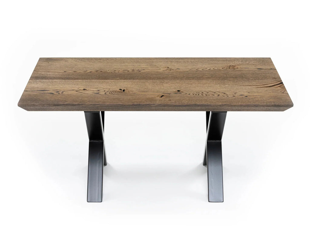 Table basse en chêne couleur chocolat – Dimensions sur la photo : H45 x L60cm x P80 / H17 - 7 x L23 - 6 x P31 - 5" Table basse en bois de chêne massif Toutes les tables