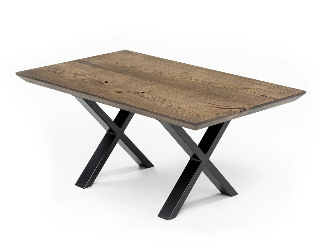 Table basse en chêne couleur chocolat – Dimensions sur la photo : H45 x L60cm x P80 / H17 - 7 x L23 - 6 x P31 - 5" Table basse en bois de chêne massif Toutes les tables