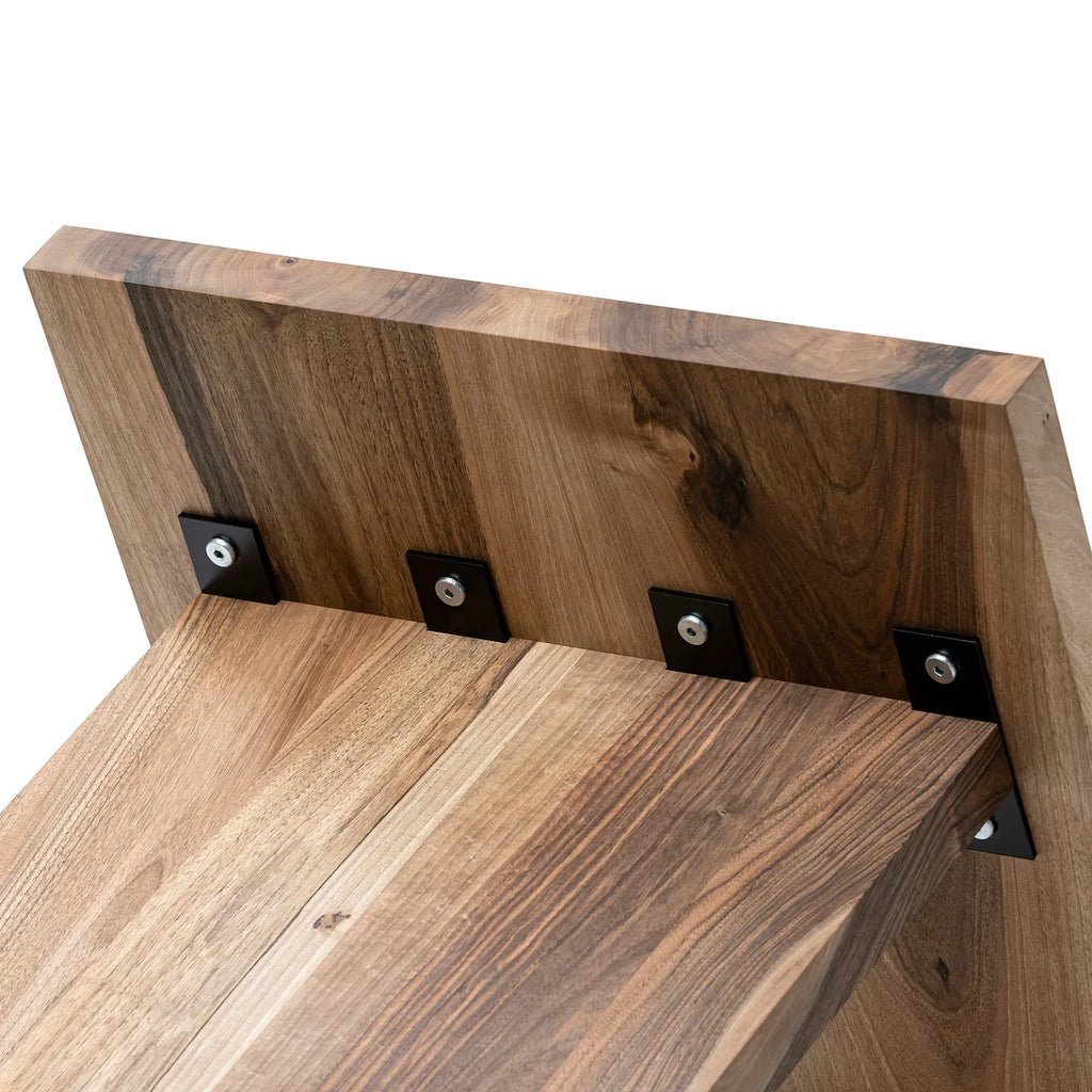 Table basse en noyer – Table basse carrée massive en noyer La hauteur standard de toutes les tables est de 45 cm. Les pieds métalliques peuvent être facilement démontés pour le transport.