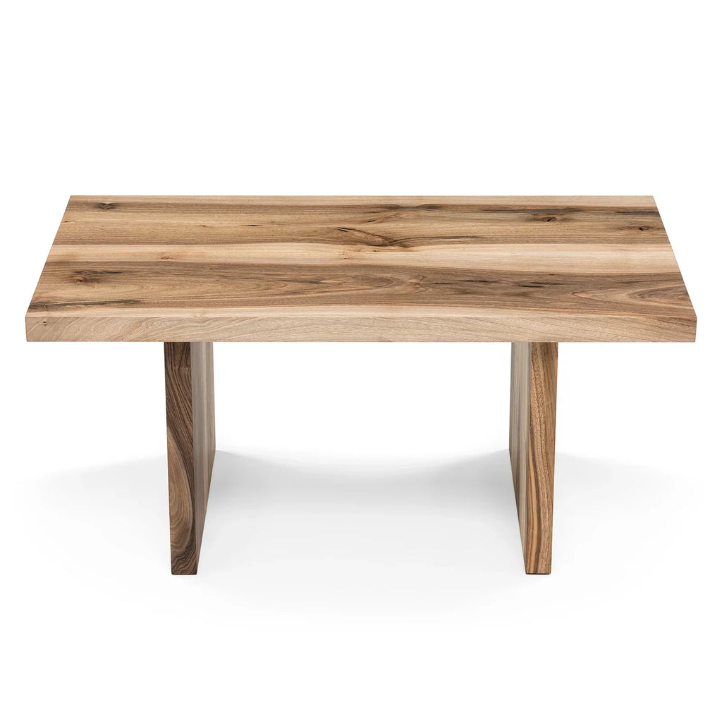 Table basse en noyer – Table basse carrée massive en noyer La hauteur standard de toutes les tables est de 45 cm. Les pieds métalliques peuvent être facilement démontés pour le transport.
