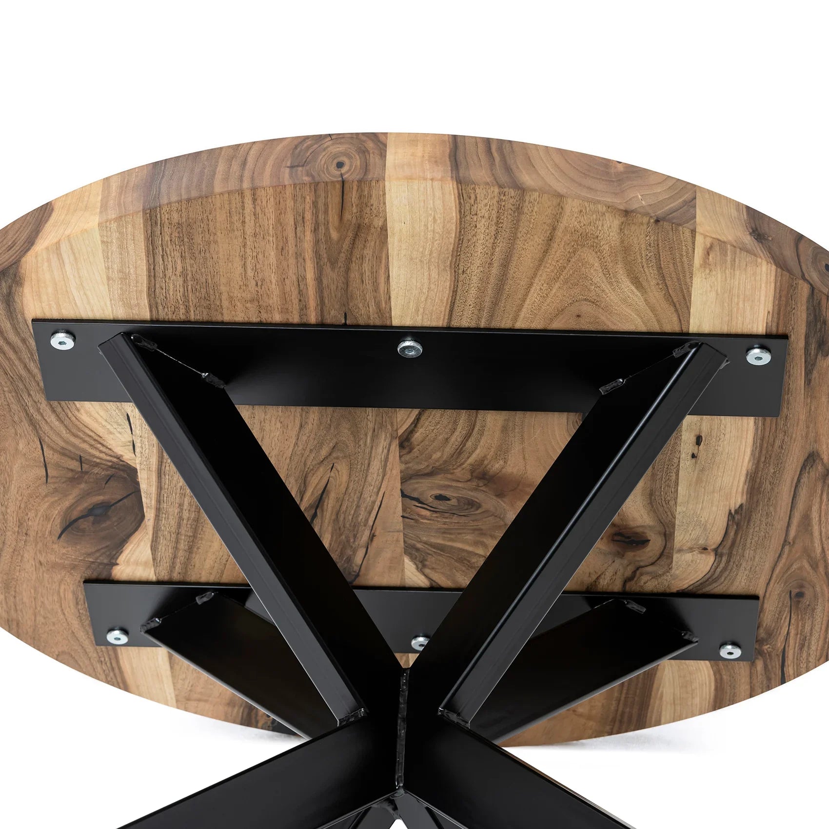 Table basse ronde en noyer - Dimensions sur la photo : H45 x L60cm Table basse ronde en noyer massif La hauteur standard de toutes les tables est de 45cm Pieds métalliques peuvent
