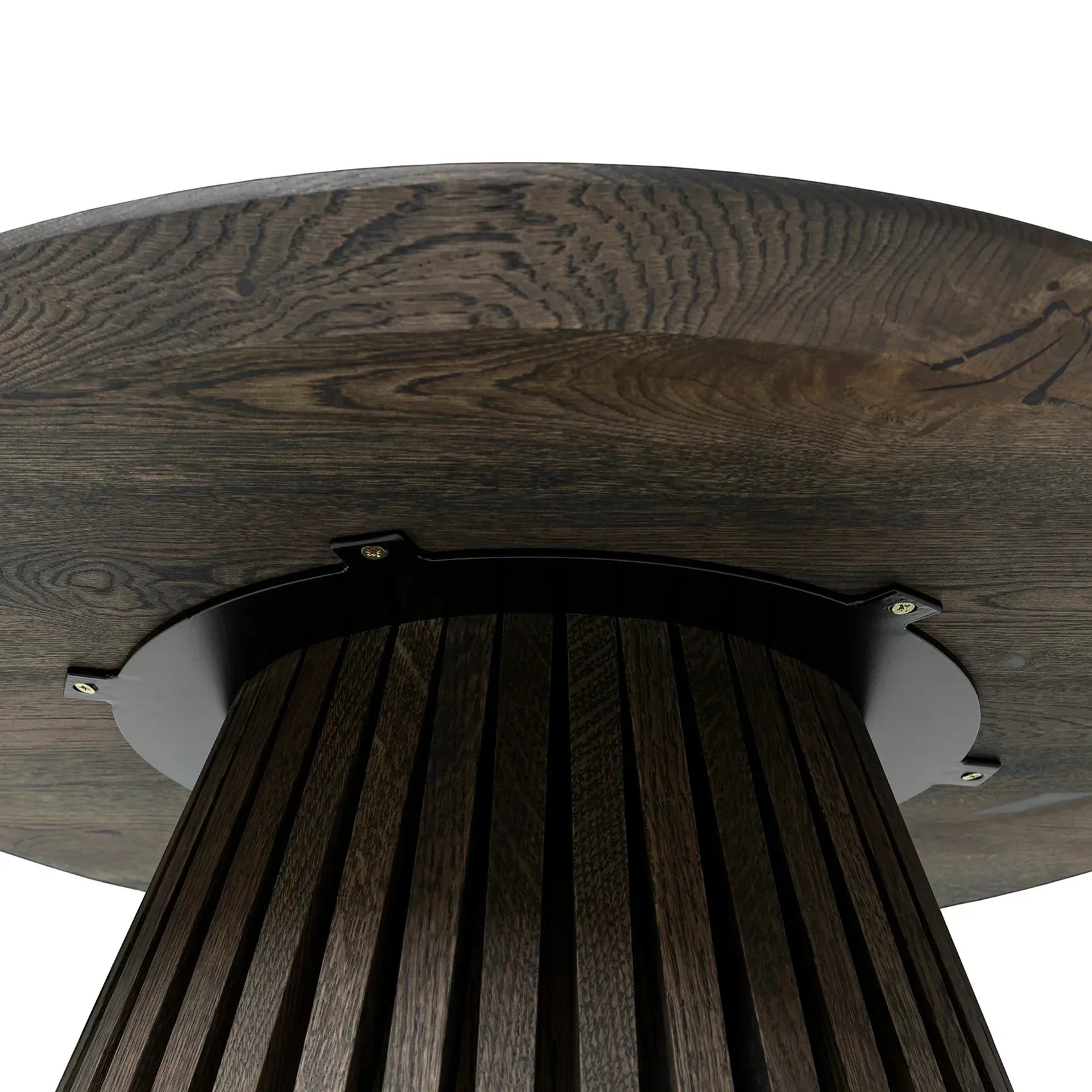 Table basse ronde en chêne - Dimensions sur la photo : H45 x L60cm Table basse ronde en chêne massif La hauteur standard de toutes les tables est de 45cm Les pieds en bois peuvent être