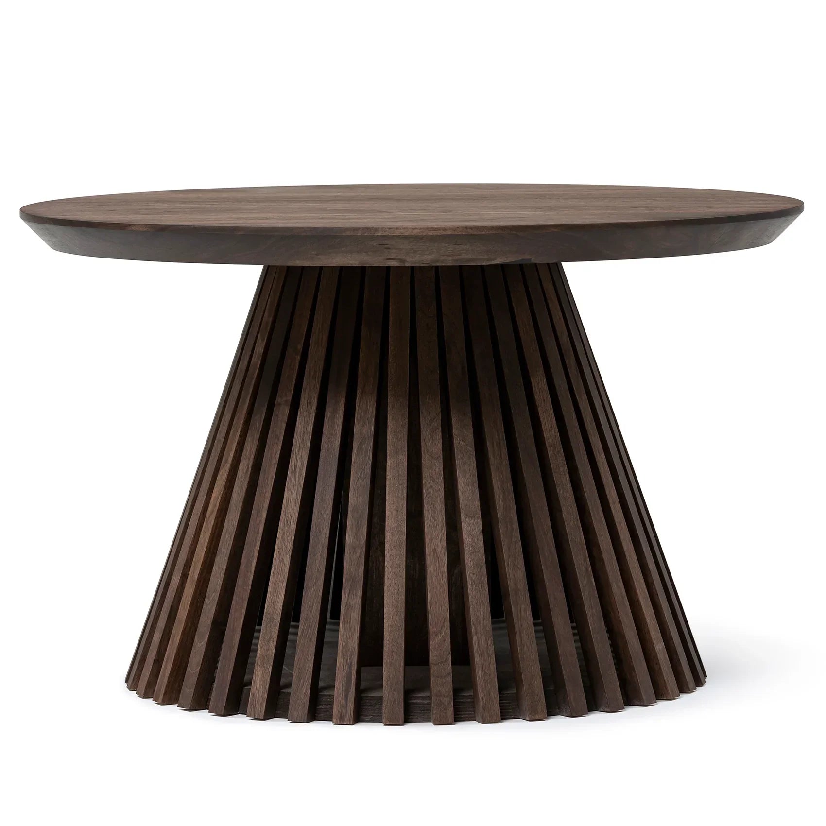 Table basse ronde en noyer chocolat - Dimensions sur la photo : H45 x L60cm Table basse ronde en chêne massif La hauteur standard de toutes les tables est de 45cm Bois