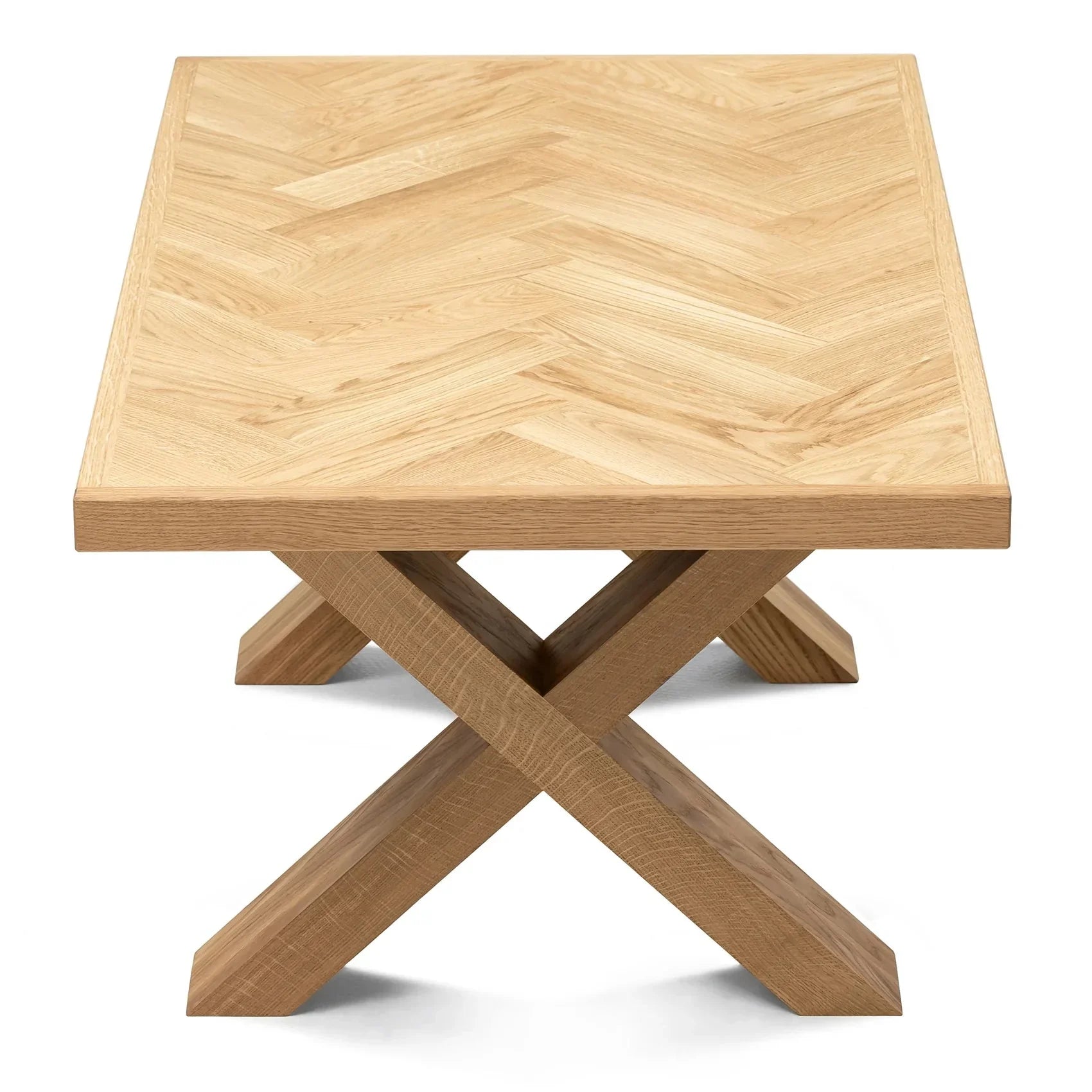 Table basse chêne chevrons – Dimensions sur la photo : H45 x L60 x P80cm Table basse en bois de chêne à chevrons La hauteur standard de toutes les tables est de 45cm Métal