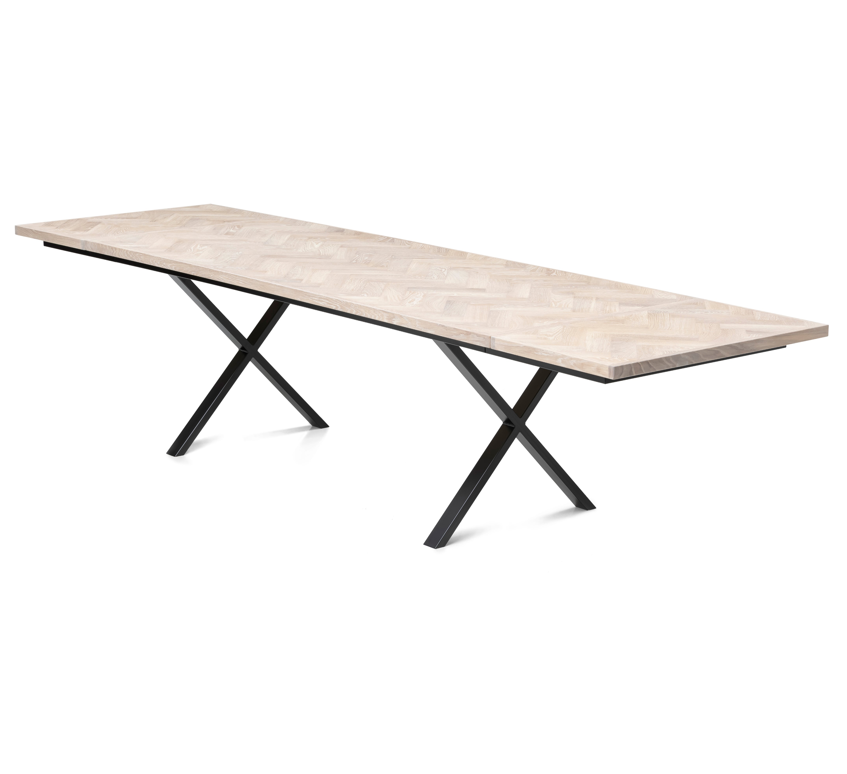 Table à manger extensible en chevrons de coton - Table à manger en chevrons composée de lattes de chêne massif de 15 mm assemblées avec des lattes de chêne de 20 mm sur du bouleau de 25 mm