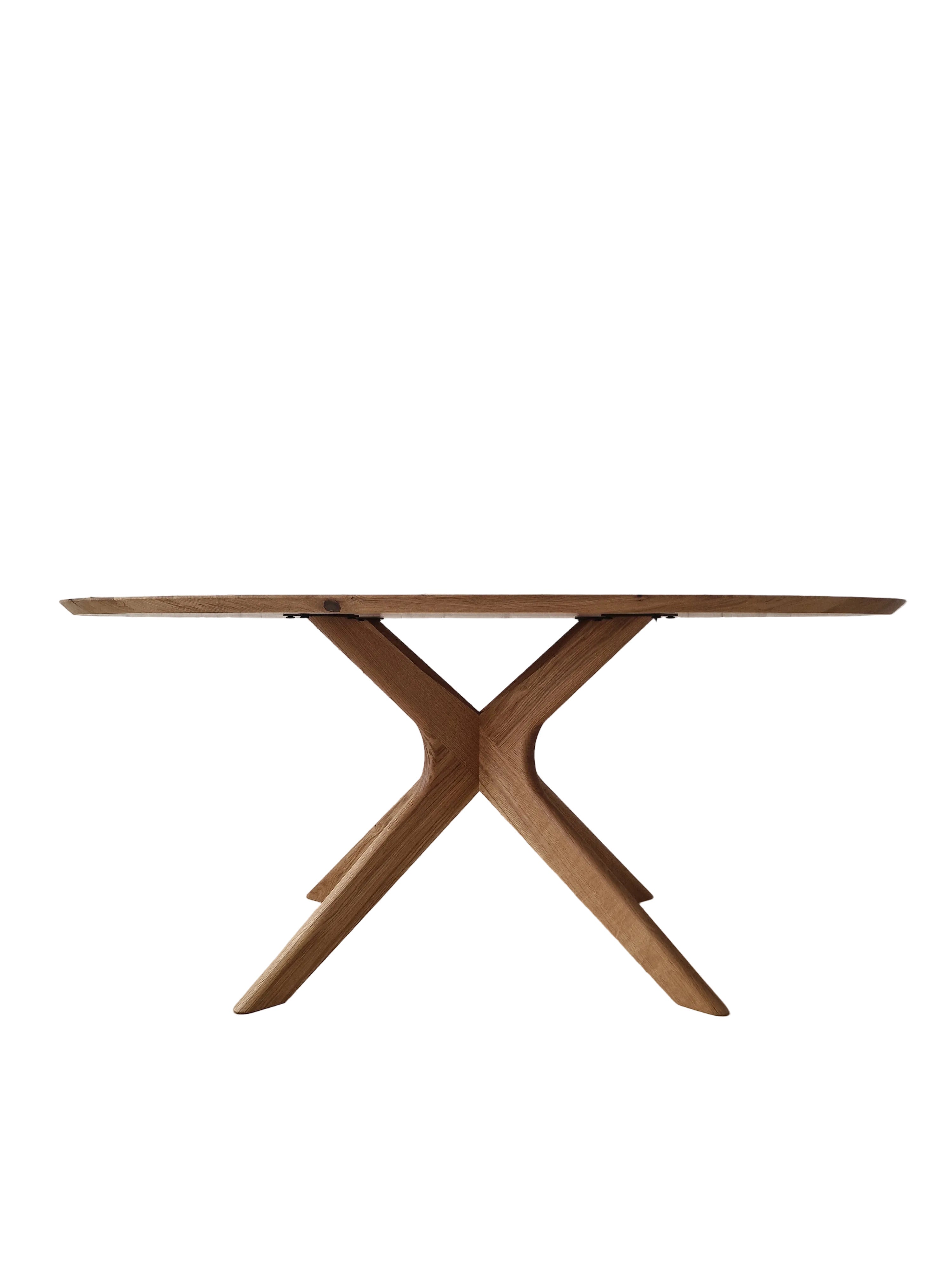 Table de salle à manger ovale en chêne massif - Découvrez notre table de salle à manger ronde en chêne fabriquée à la main - un ajout magnifique à toute maison - Fabriquée en bois massif cette