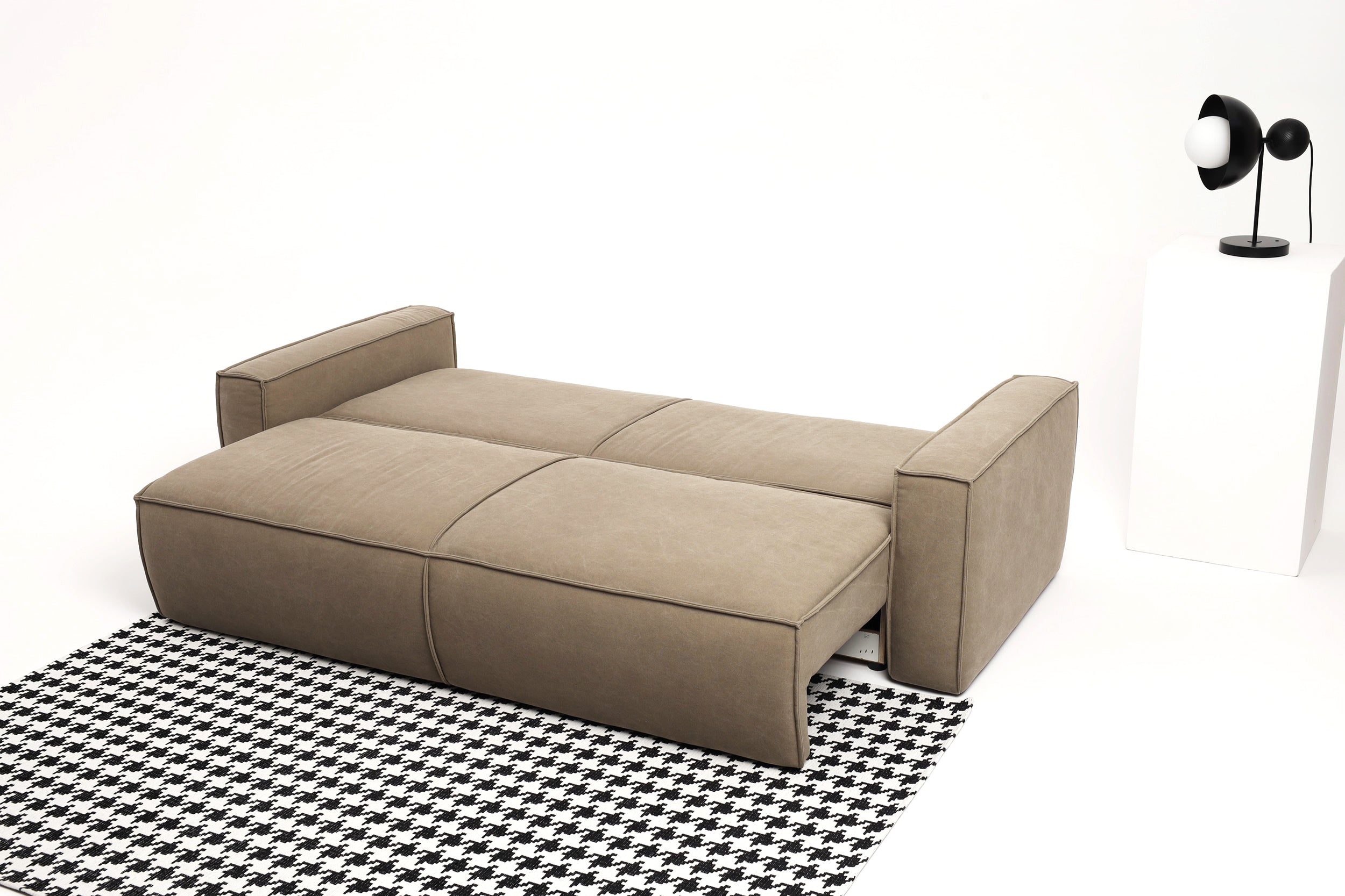 Canapé Convertible - Découvrez le Canapé Convertible - un mélange parfait d'esthétique contemporaine et de luxe fonctionnel - Conçu pour s'intégrer harmonieusement dans tout intérieur moderne