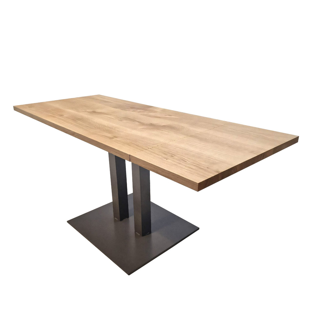 Table à manger extensible en chêne - Fabriquée à la main à partir de bois massif - cette superbe table extensible en chêne est un ajout magnifique à toute maison - Son plateau extensible
